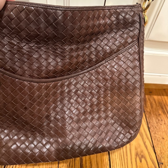 VINTAGE 👜COSCI WOVEN BROWN LEATHER SHOULDER BAG WITH GOLD HARDWARE & POCKETS - Picture 3 of 10